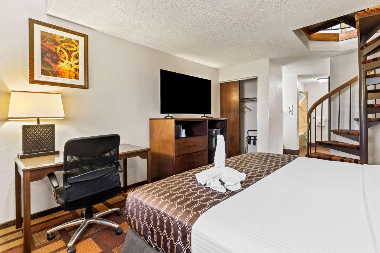 | Best Western Tower West Lodge