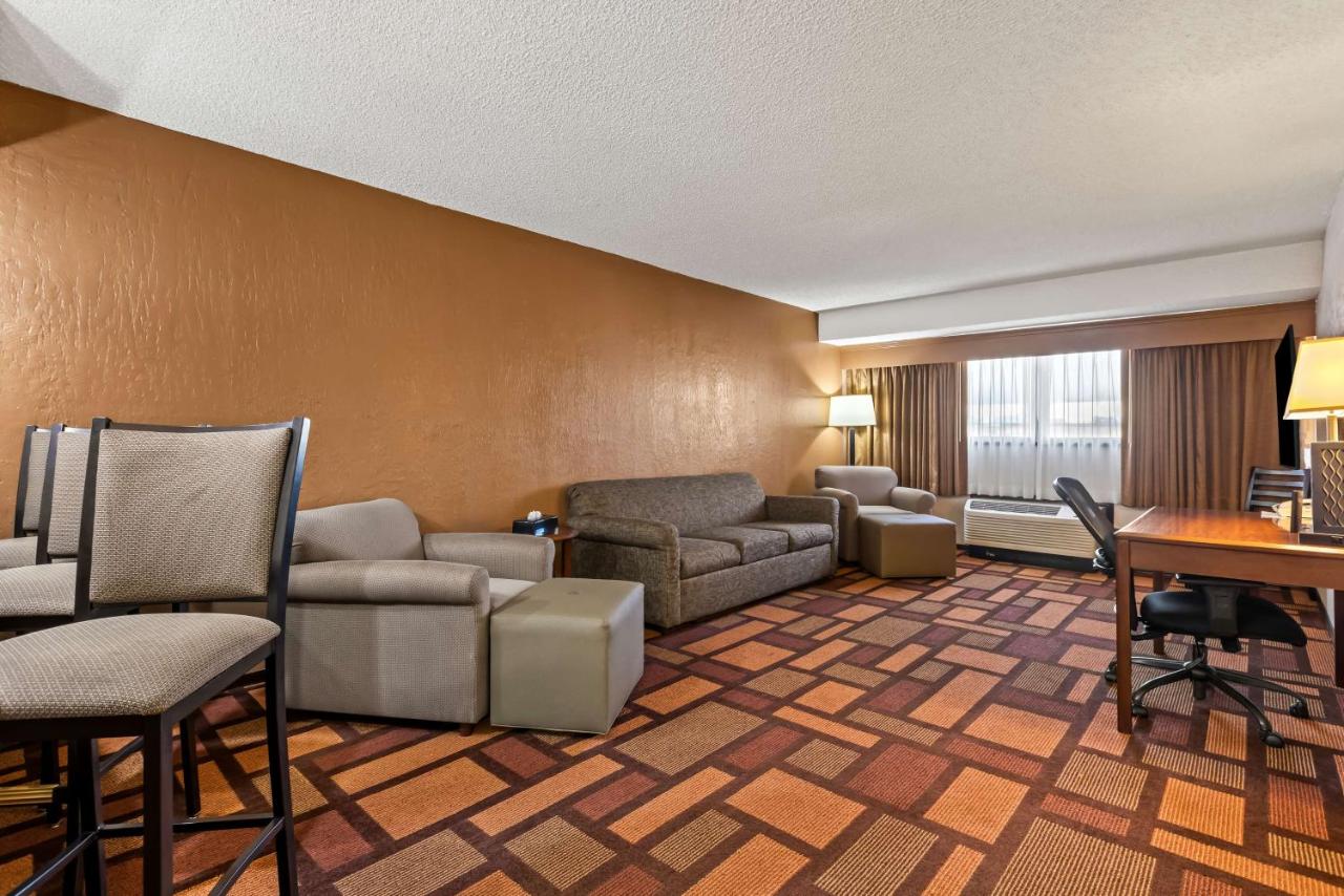| Best Western Tower West Lodge