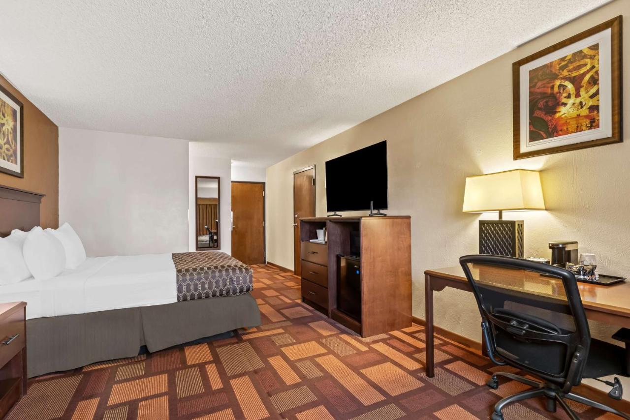 Queen Room - Non-Smoking at Best Western Tower West Lodge