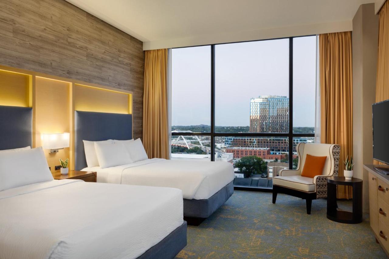 Queen Room with Two Queen Beds and View at Holiday Inn & Suites Nashville Downtown - Broadway by IHG