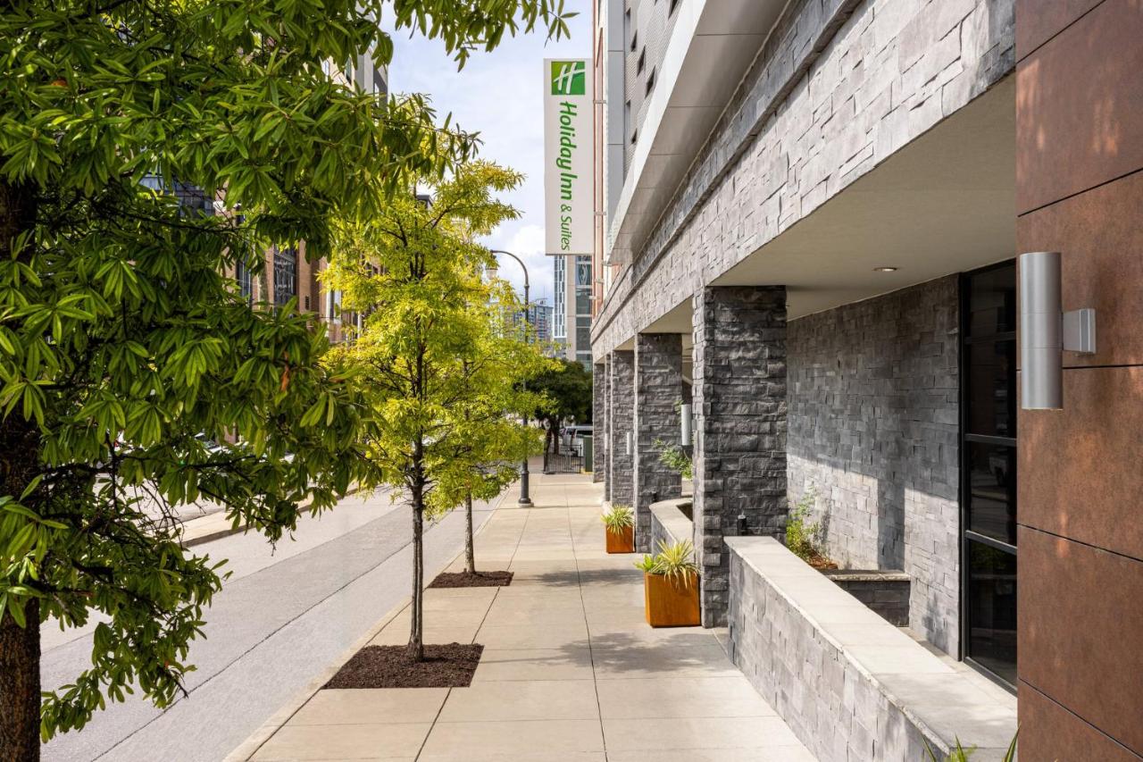 | Holiday Inn and Suites Nashville Broadway