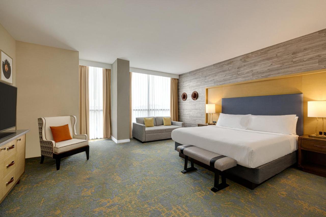 King Suite at Holiday Inn & Suites Nashville Downtown - Broadway by IHG