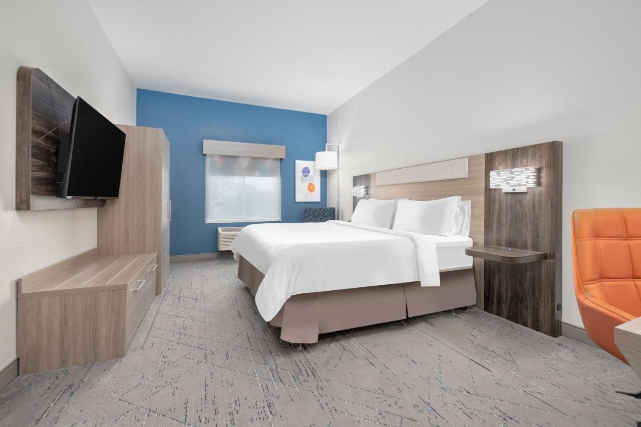 | Holiday Inn Express Hotel & Suites DALLAS WEST, an IHG Hotel