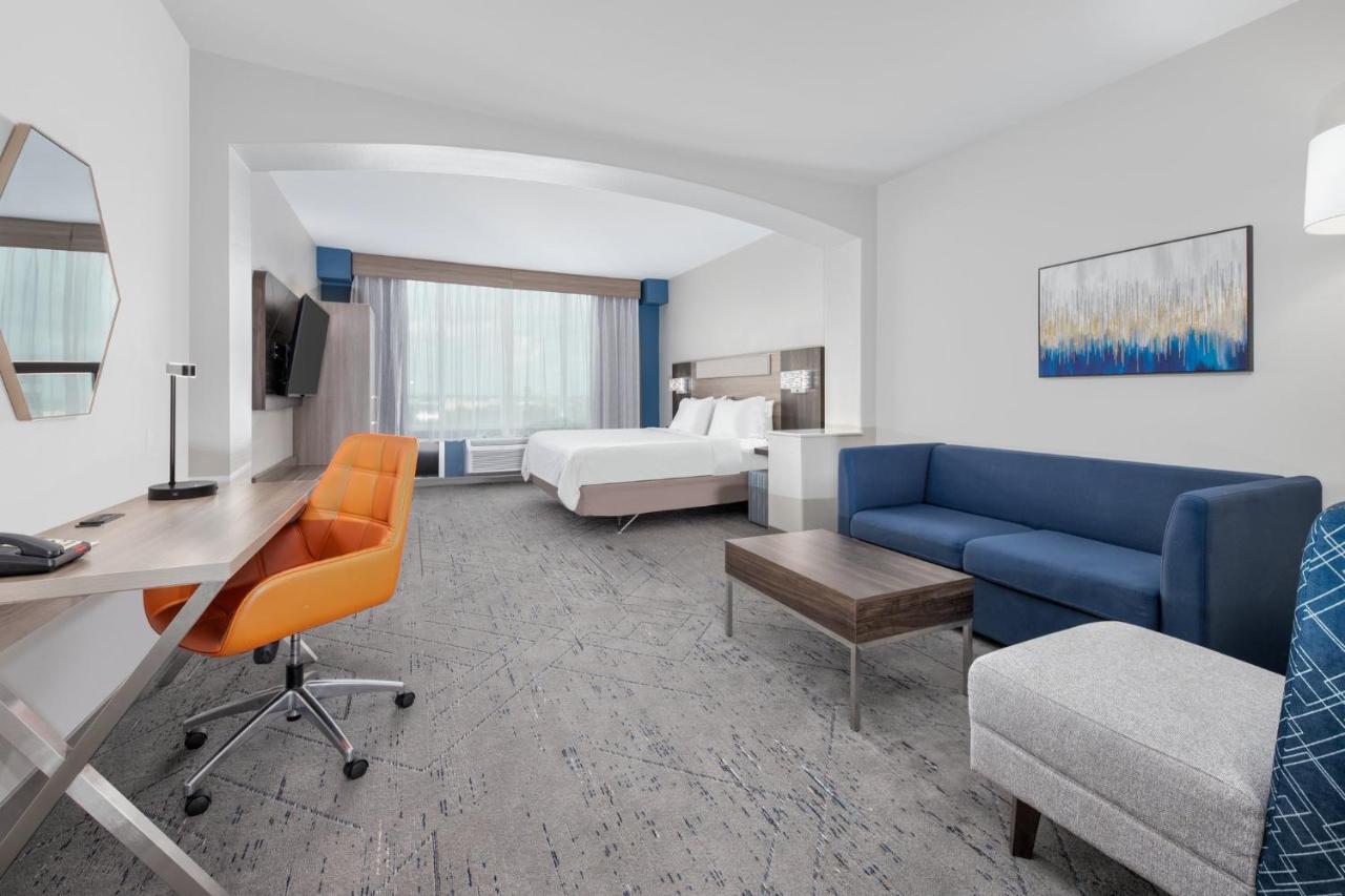  | Holiday Inn Express Hotel & Suites DALLAS WEST, an IHG Hotel
