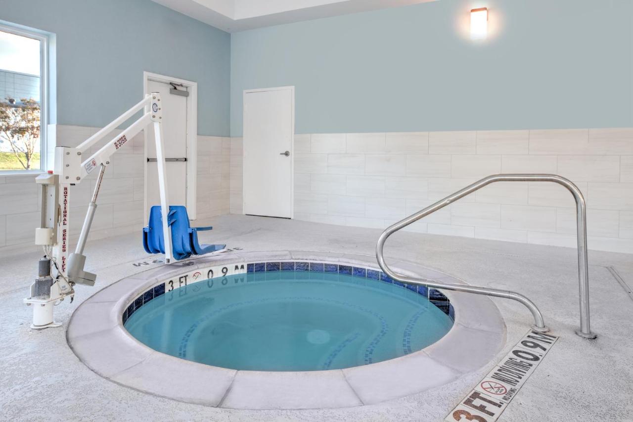 | Holiday Inn Express Hotel & Suites DALLAS WEST, an IHG Hotel