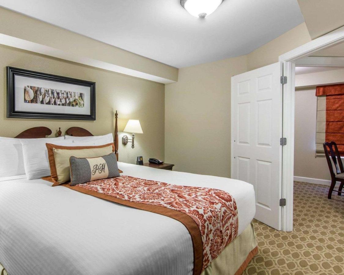 One-Bedroom Suite at Bluegreen Vacations Patrick Henry Square, an Ascend Collection Resort