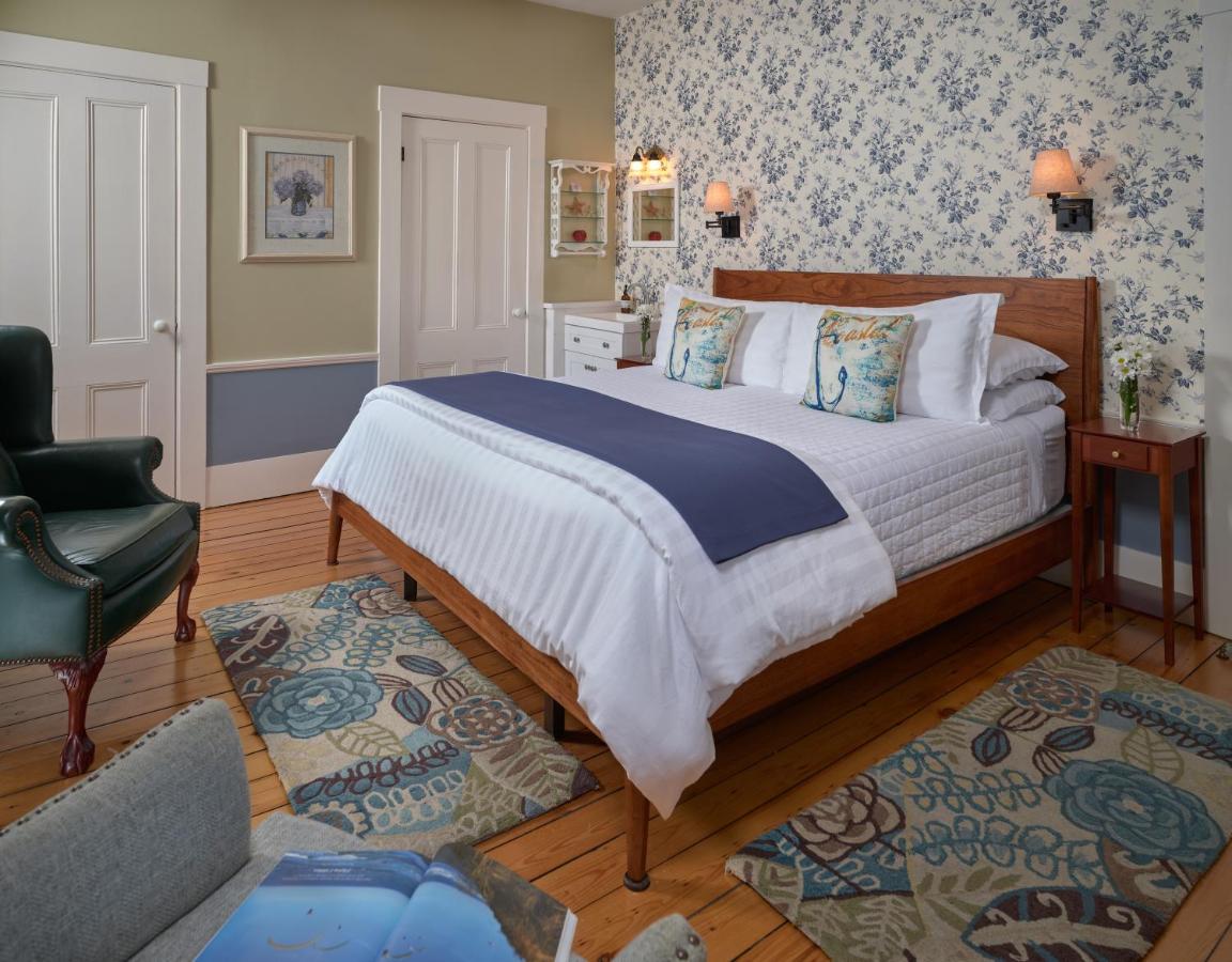 | Old Manse Inn