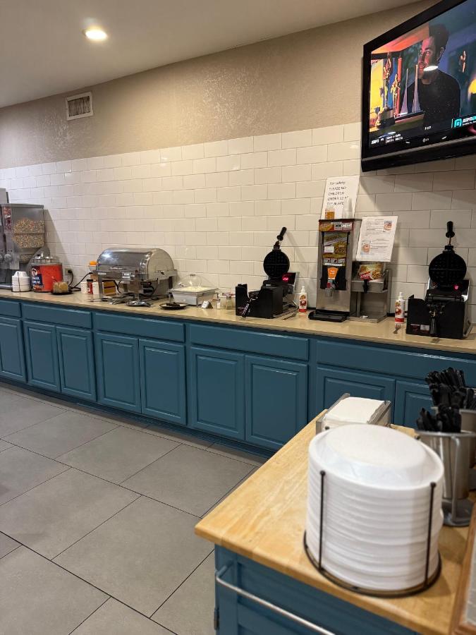 Country Inn & Suites by Radisson, Elgin, IL