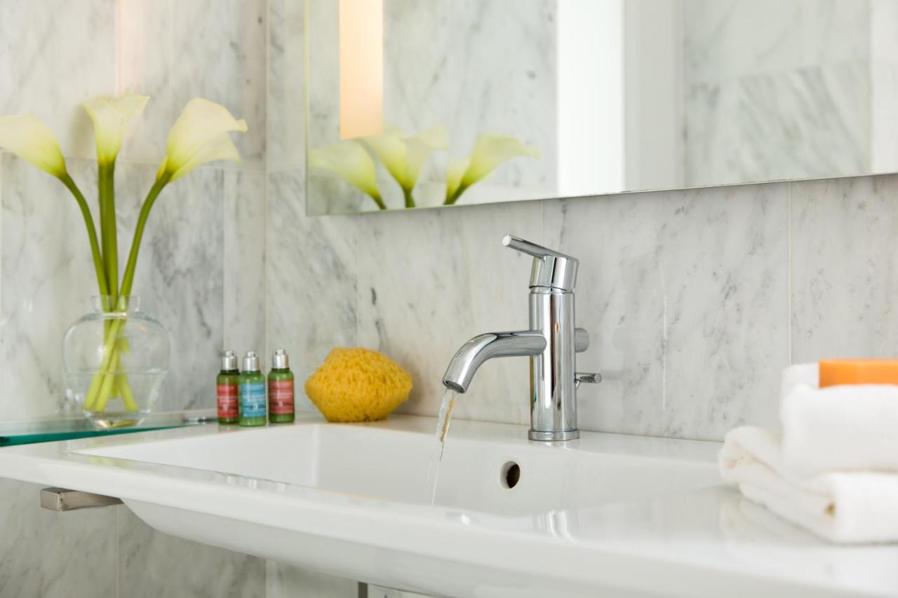 | Chestnut Hill Hotel