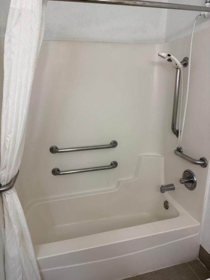 Country Inn & Suites by Radisson, Elgin, IL