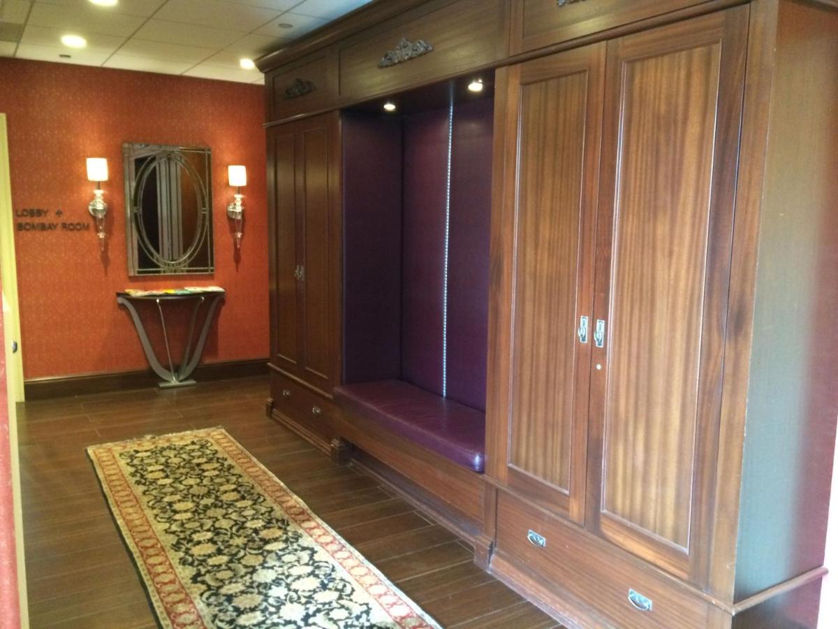 | Chestnut Hill Hotel