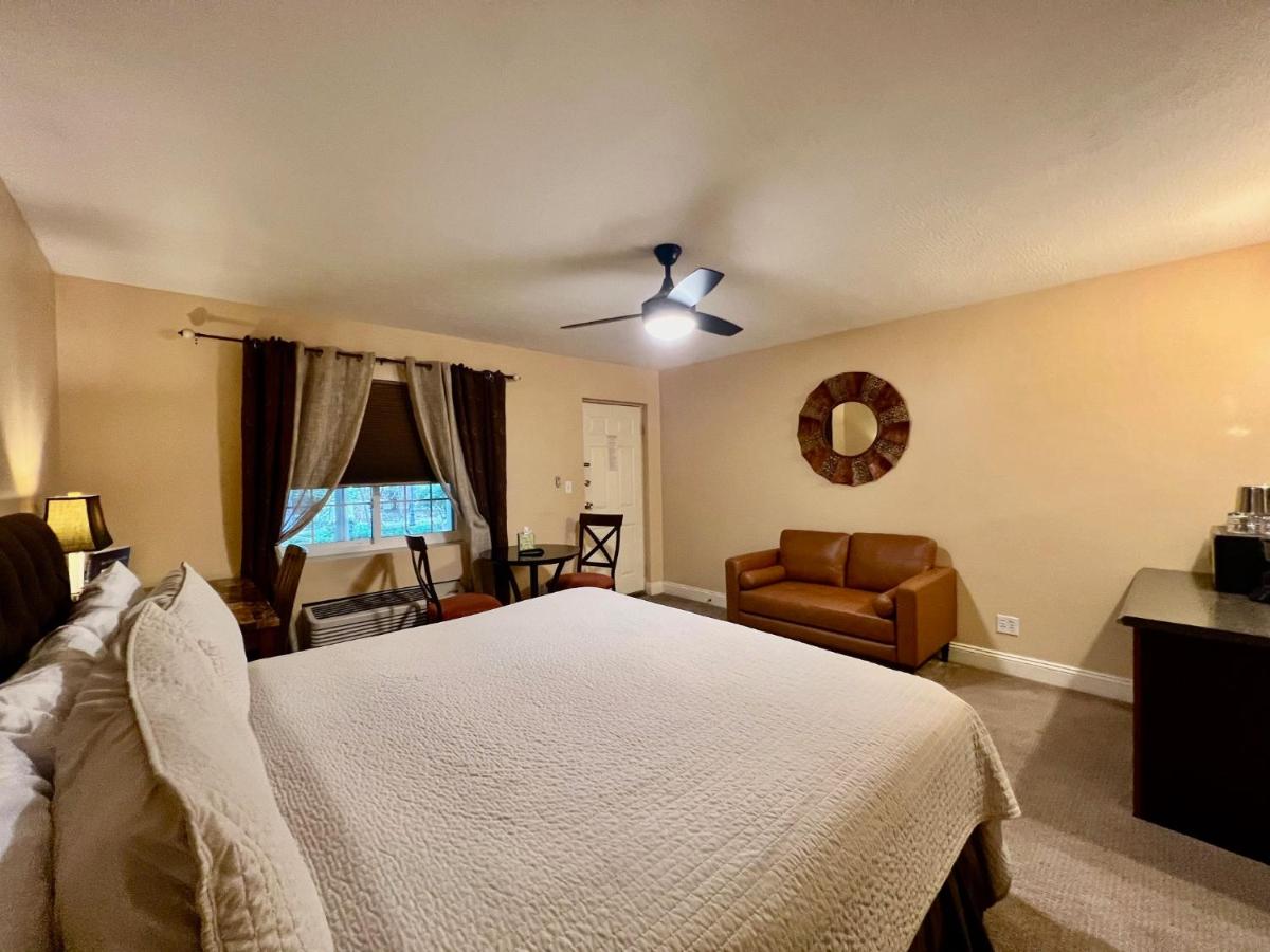 | The Mount Vernon Inn