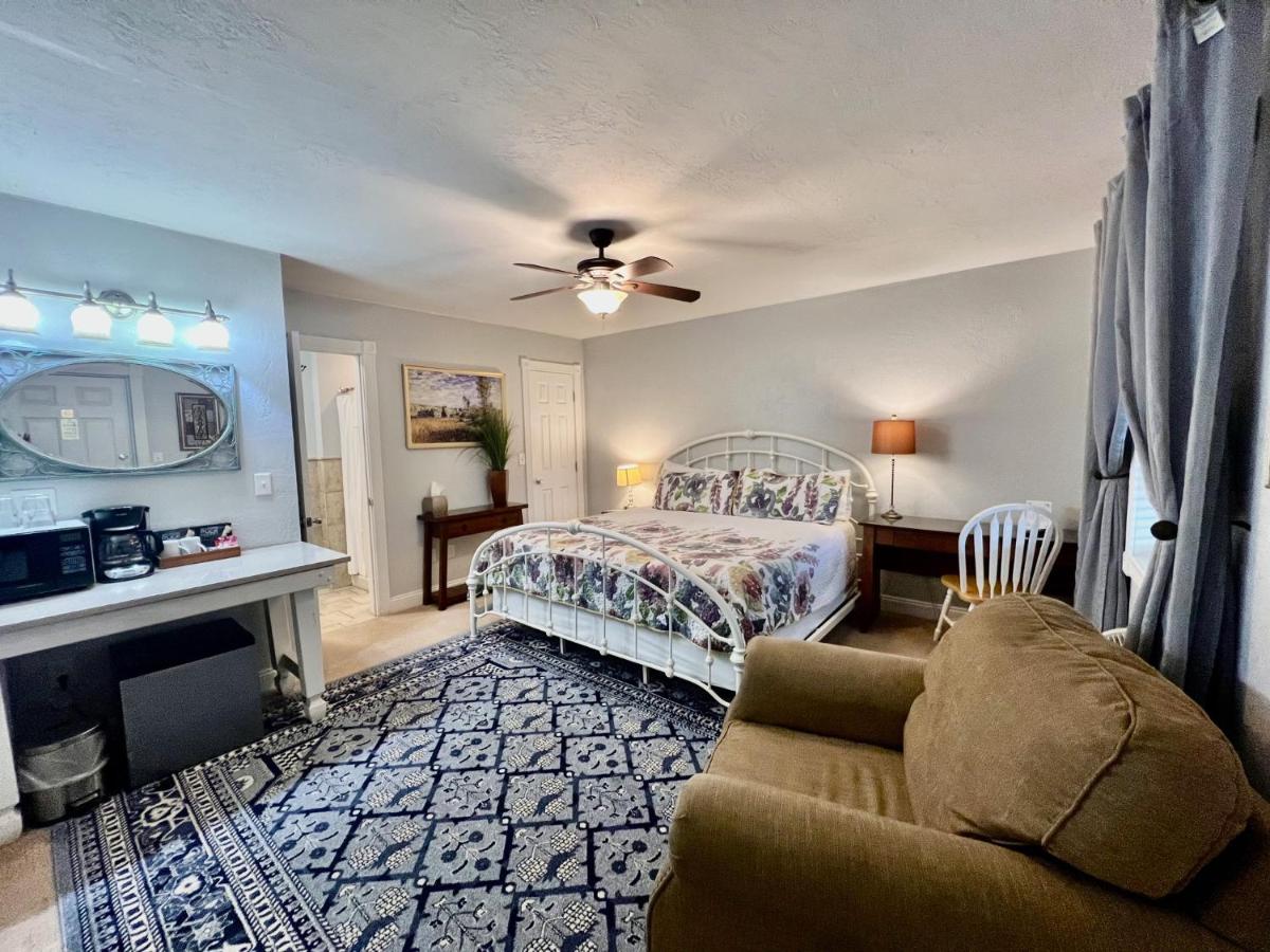 | The Mount Vernon Inn
