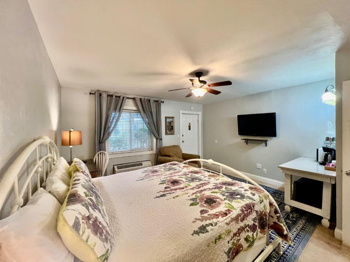 | The Mount Vernon Inn
