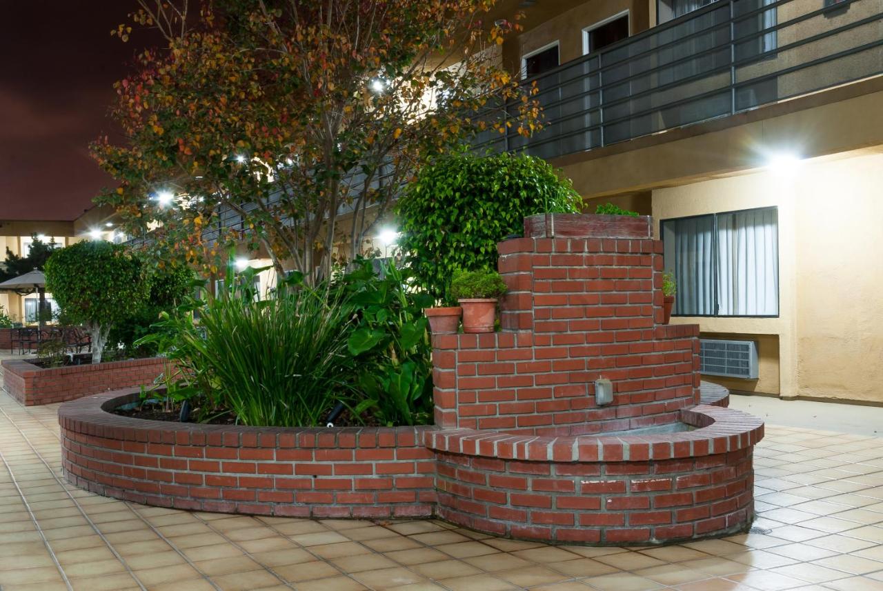 | Gardena Terrace Inn
