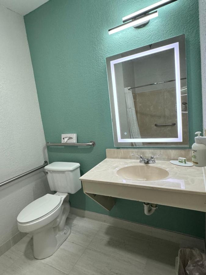 King Room - Mobility Access/Non-Smoking at Wingate by Wyndham Sioux City