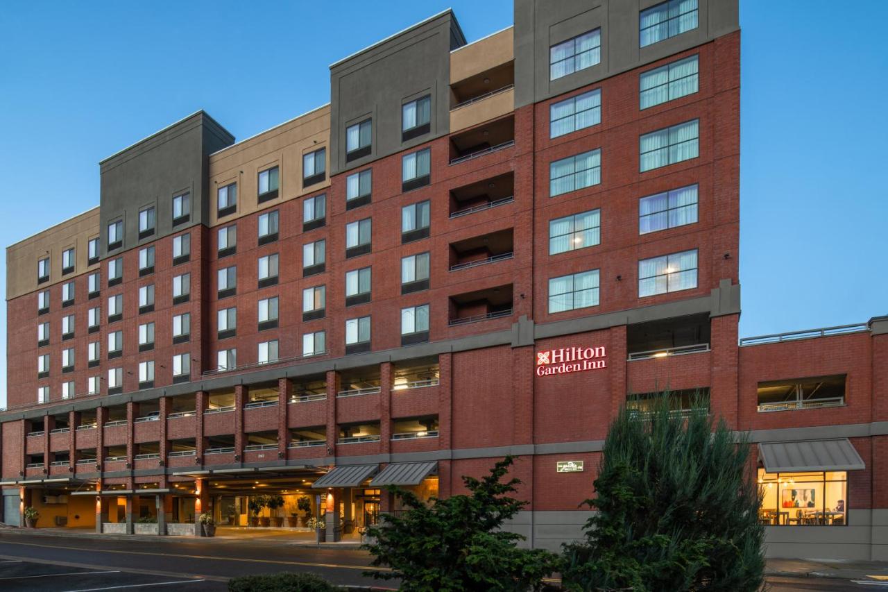 | Holiday Inn Express Hotel & Suites Tacoma Downtown, an IHG Hotel