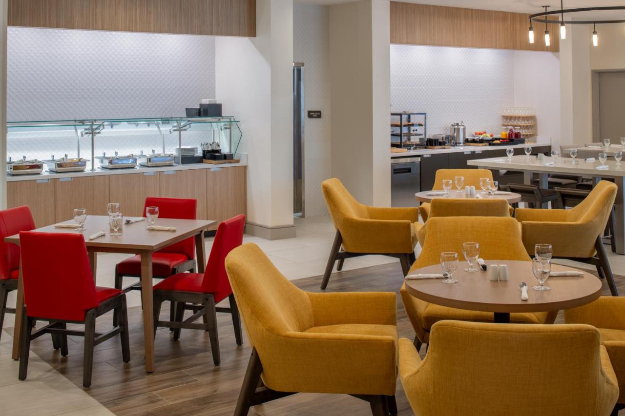 | Holiday Inn Express Hotel & Suites Tacoma Downtown, an IHG Hotel