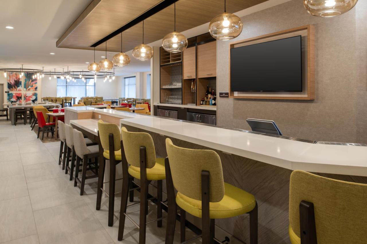 | Holiday Inn Express Hotel & Suites Tacoma Downtown, an IHG Hotel
