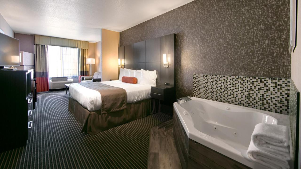 | Best Western Plus Rama Inn & Suites