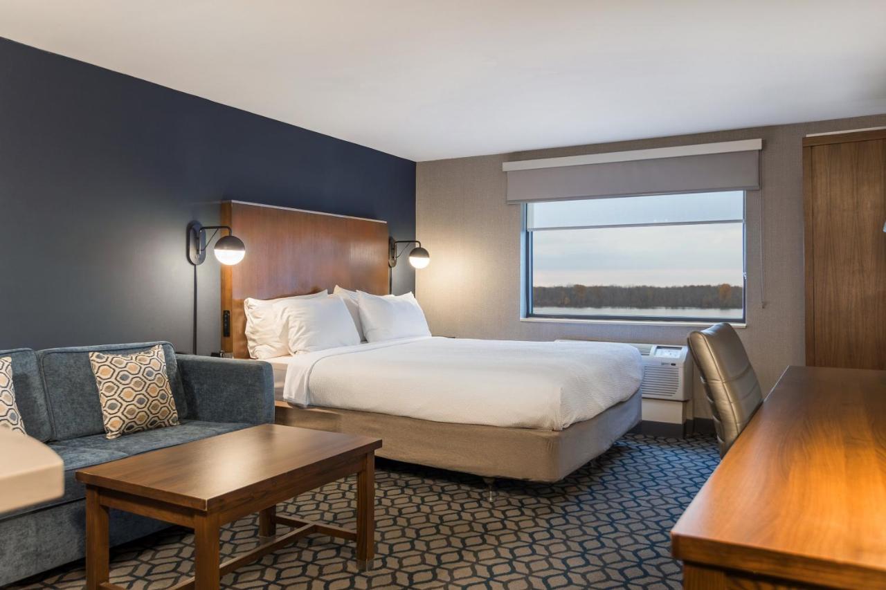 | Niagara Riverside Resort, BW Premier Collection