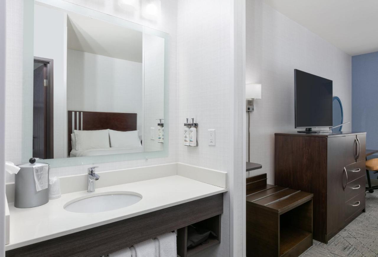 Executive King Room - Non-Smoking at Holiday Inn Express Spokane-Valley by IHG