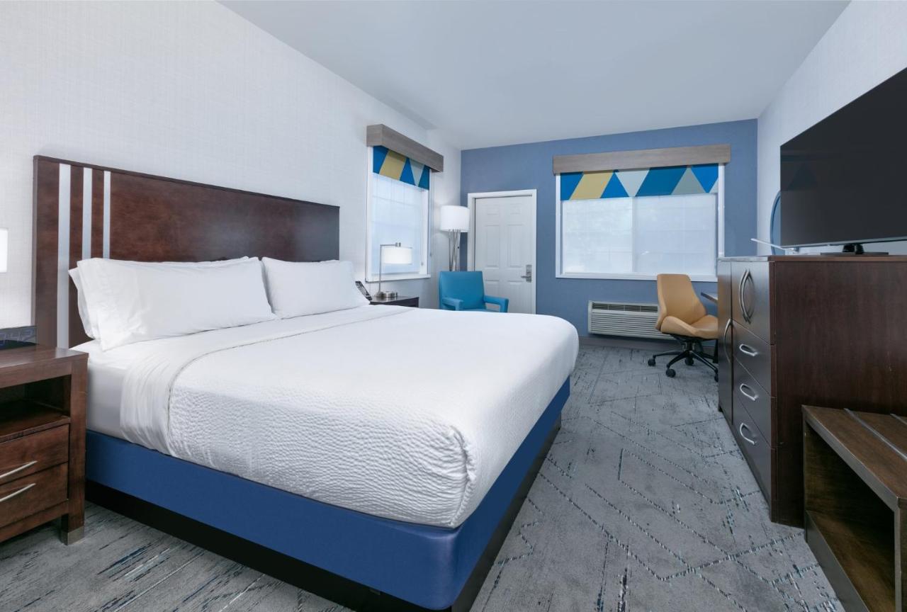 King Room - Mobility Access/Roll in Shower - Non-Smoking at Holiday Inn Express Spokane-Valley by IHG