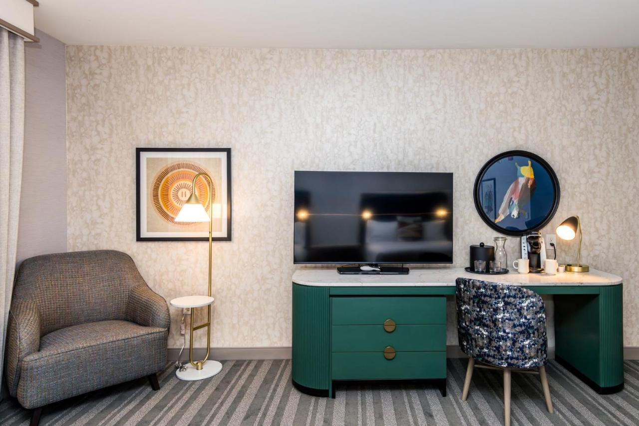 | Holiday Inn Hotel & Suites Cincinnati Downtown, an IHG Hotel
