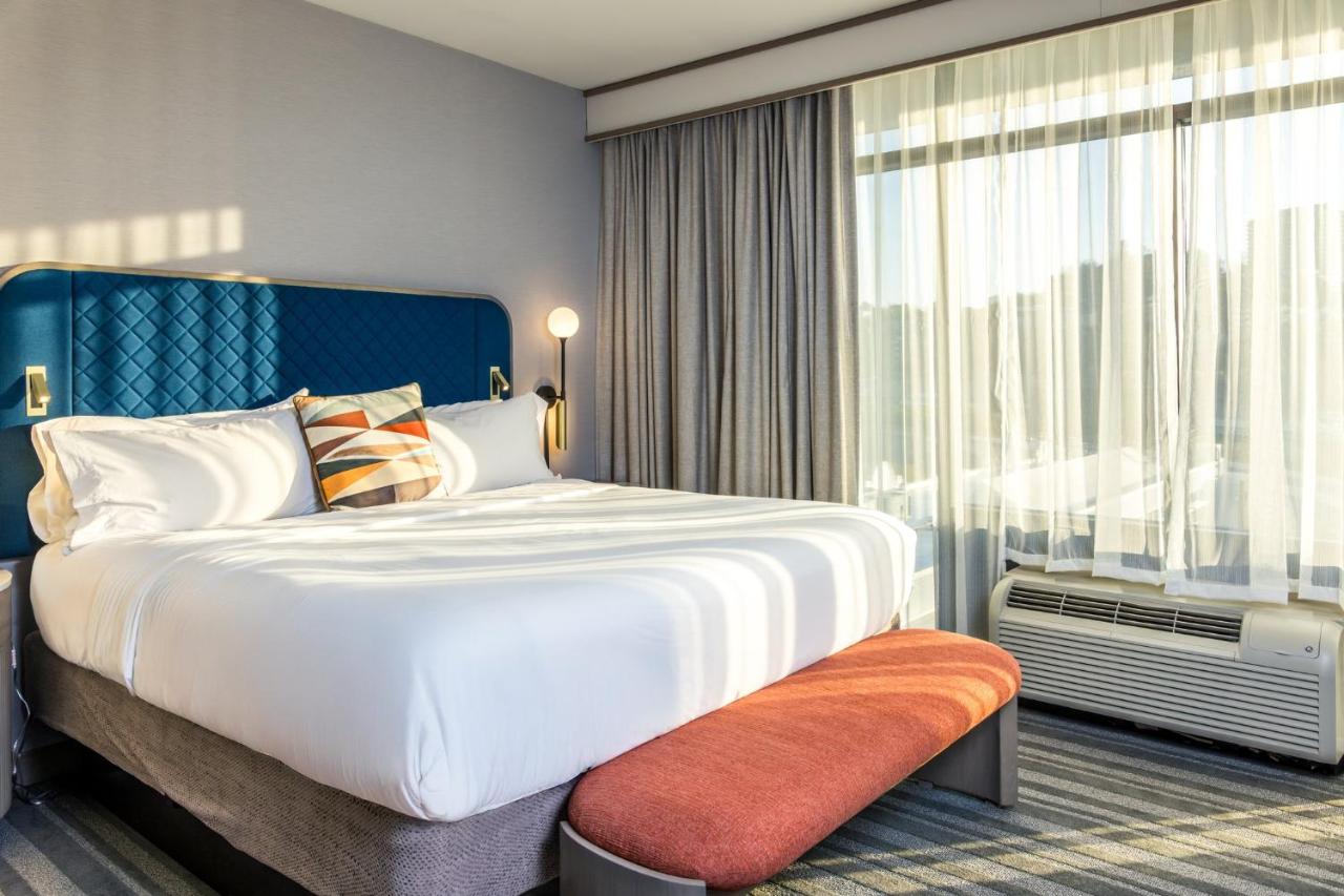 King Suite-Non Smoking at Holiday Inn Hotel & Suites Cincinnati Downtown, an IHG Hotel