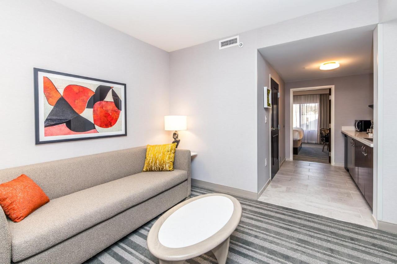 | Holiday Inn Hotel & Suites Cincinnati Downtown, an IHG Hotel