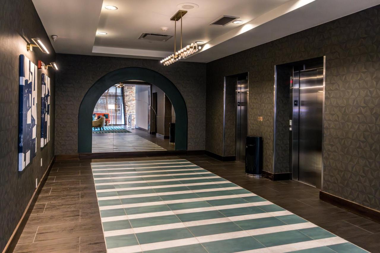 | Holiday Inn Hotel & Suites Cincinnati Downtown, an IHG Hotel