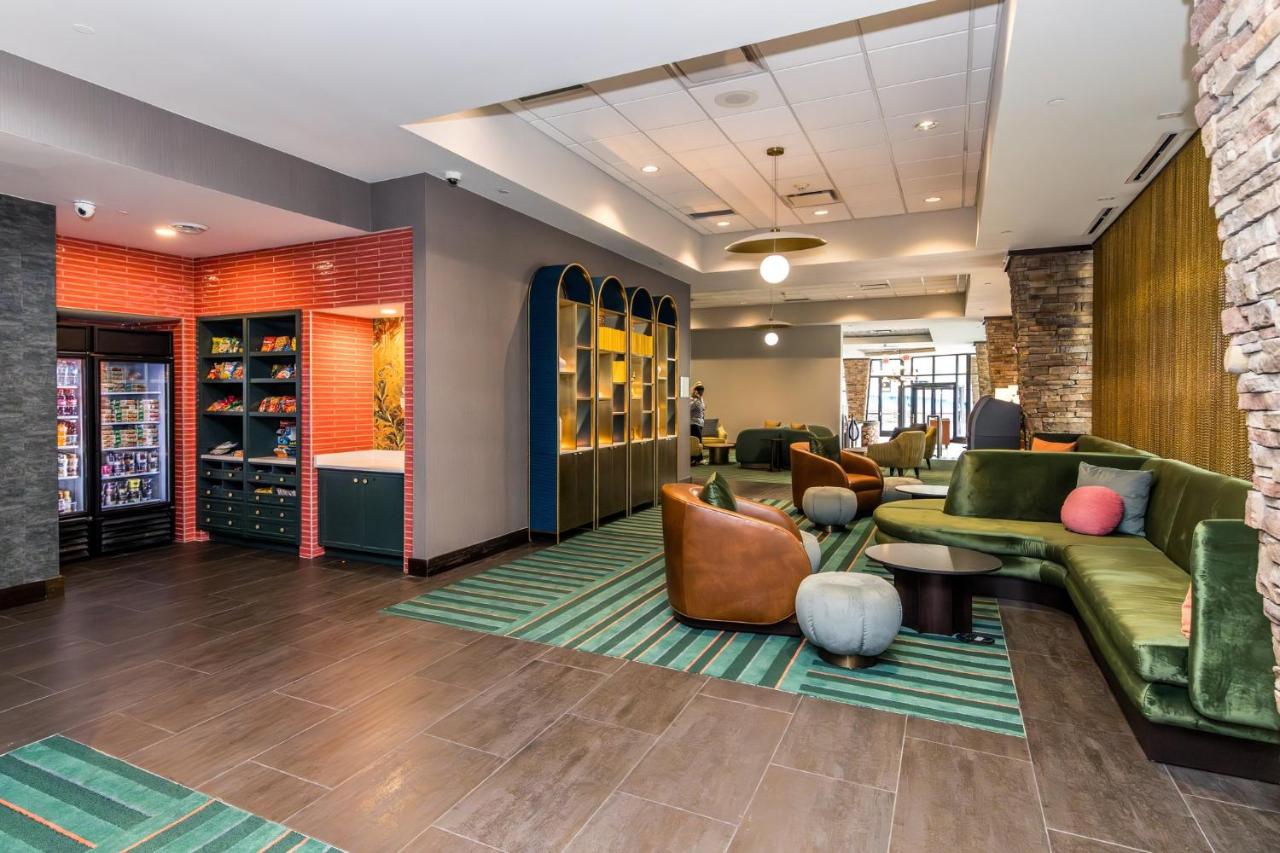 | Holiday Inn Hotel & Suites Cincinnati Downtown, an IHG Hotel