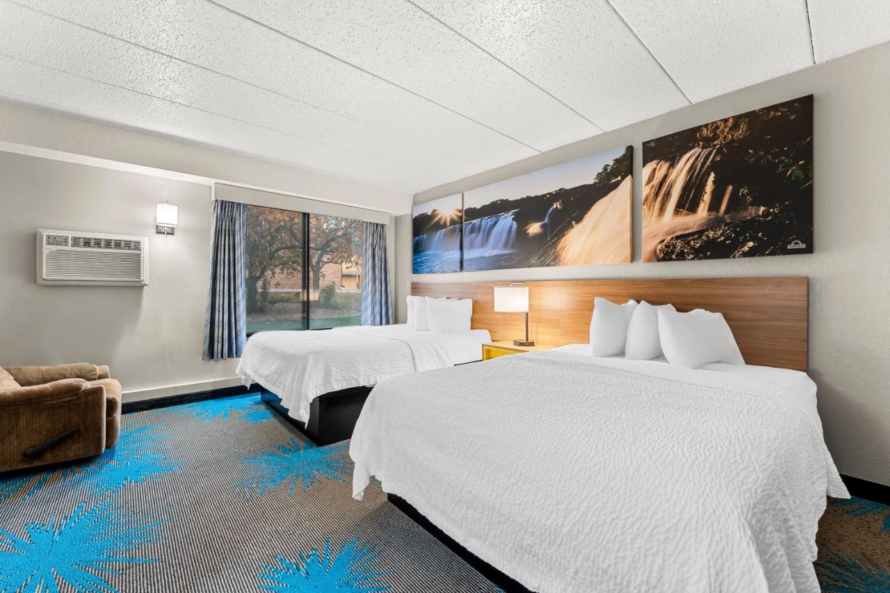 Queen Room with Two Queen Beds Disability Access, Non-Smoking at Days Inn by Wyndham Sioux Falls Empire