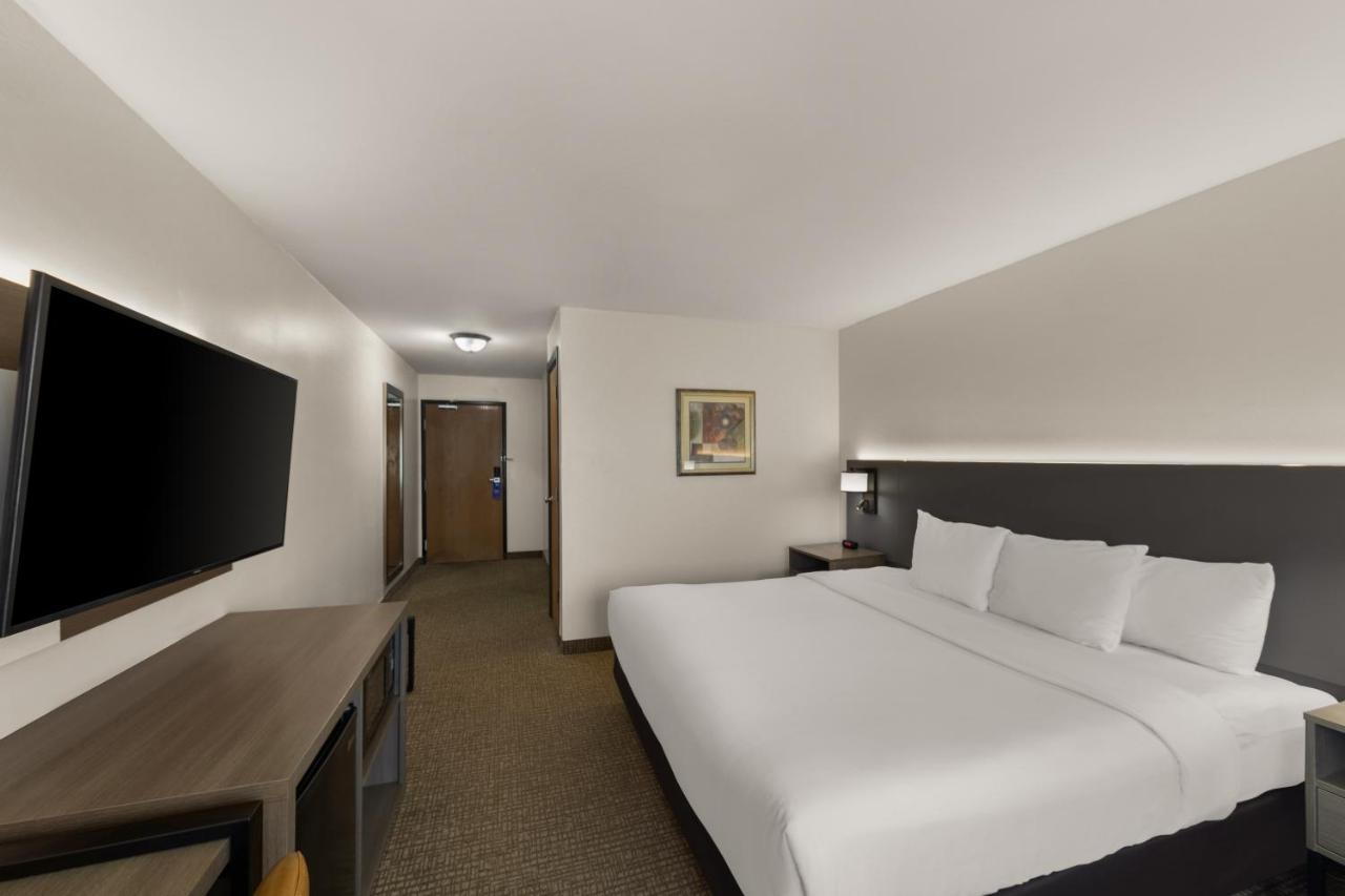 King Room at Comfort Inn & Suites Beeville
