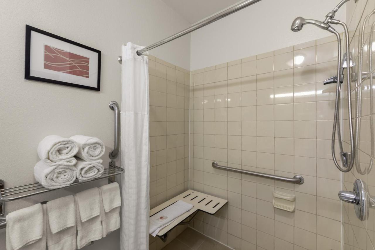 Queen Room - Accessible/Nonsmoking at Comfort Inn & Suites Beeville