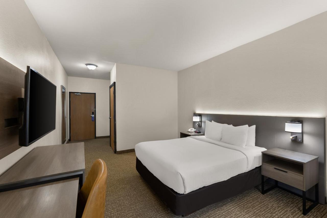 Queen Room - Accessible/Nonsmoking at Comfort Inn & Suites Beeville
