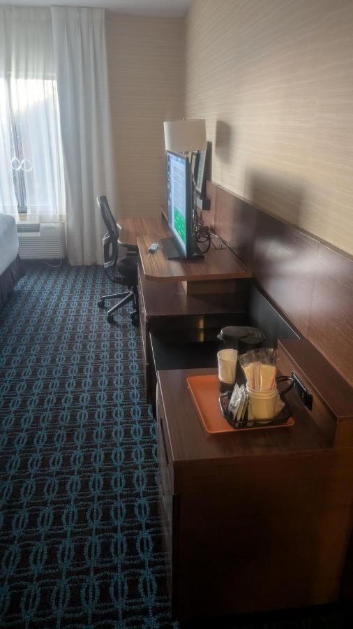| Fairfield Inn & Suites by Marriott Detroit Troy