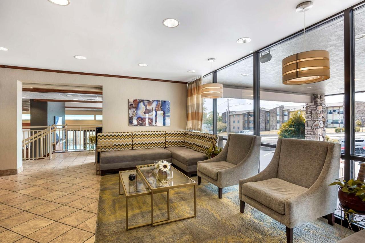 | Best Western Plus Landing View Inn & Suites
