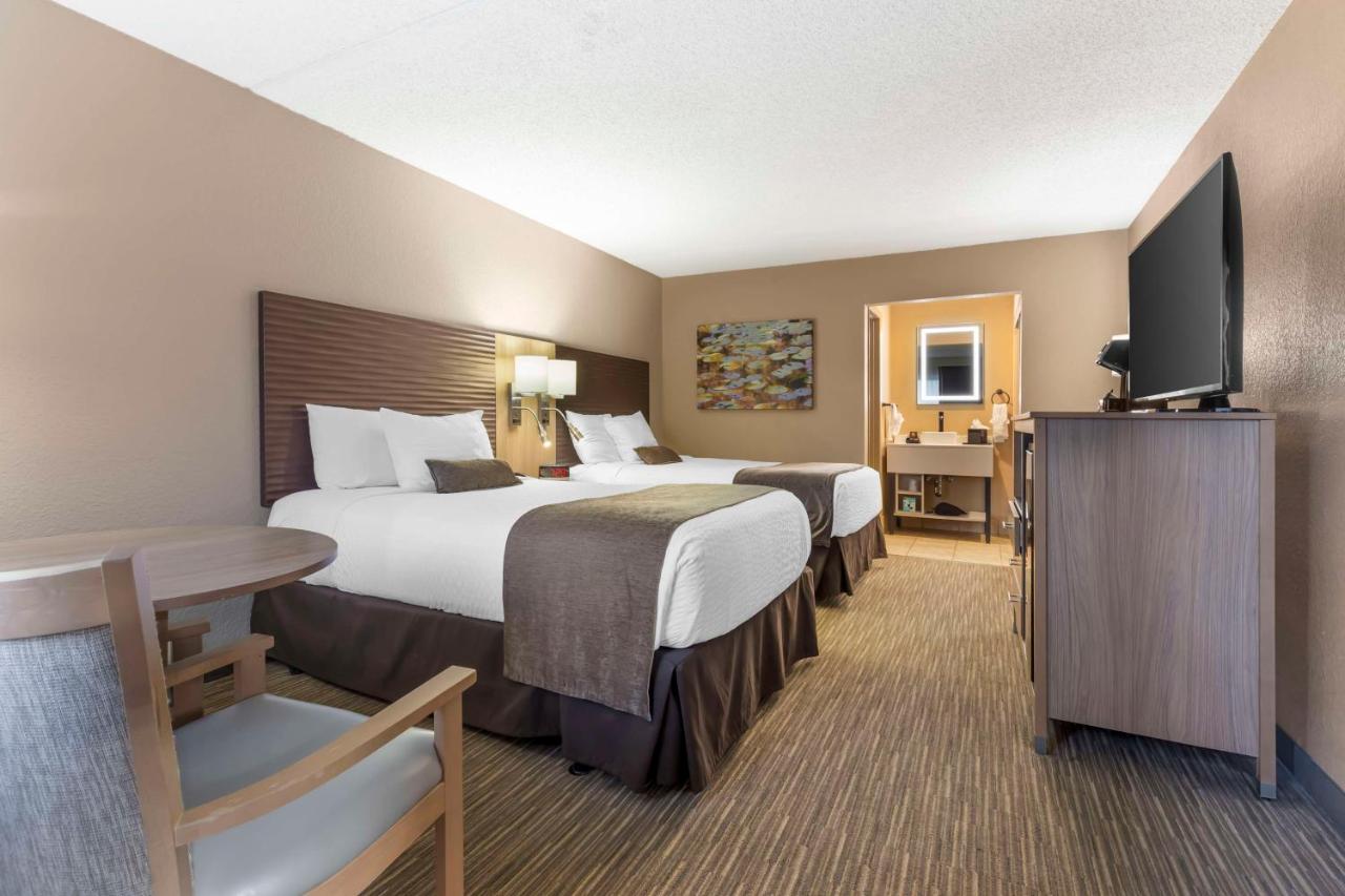 | Best Western Plus Landing View Inn & Suites