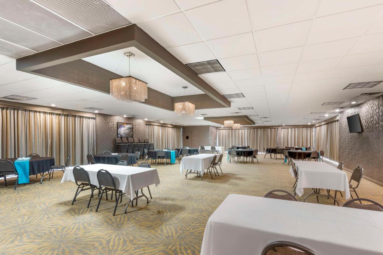 | Best Western Plus Landing View Inn & Suites