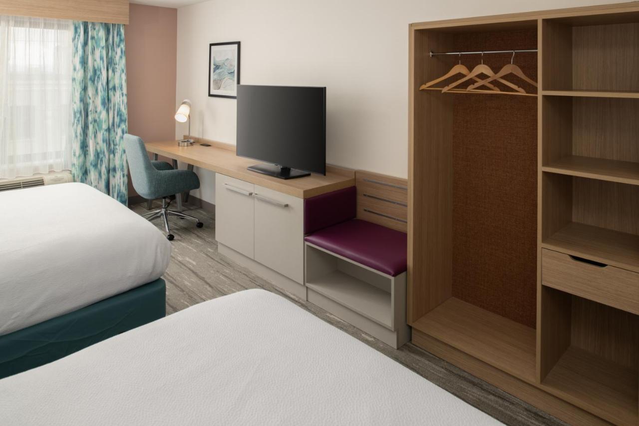 | Holiday Inn Express Hotel & Suites Tacoma Downtown, an IHG Hotel