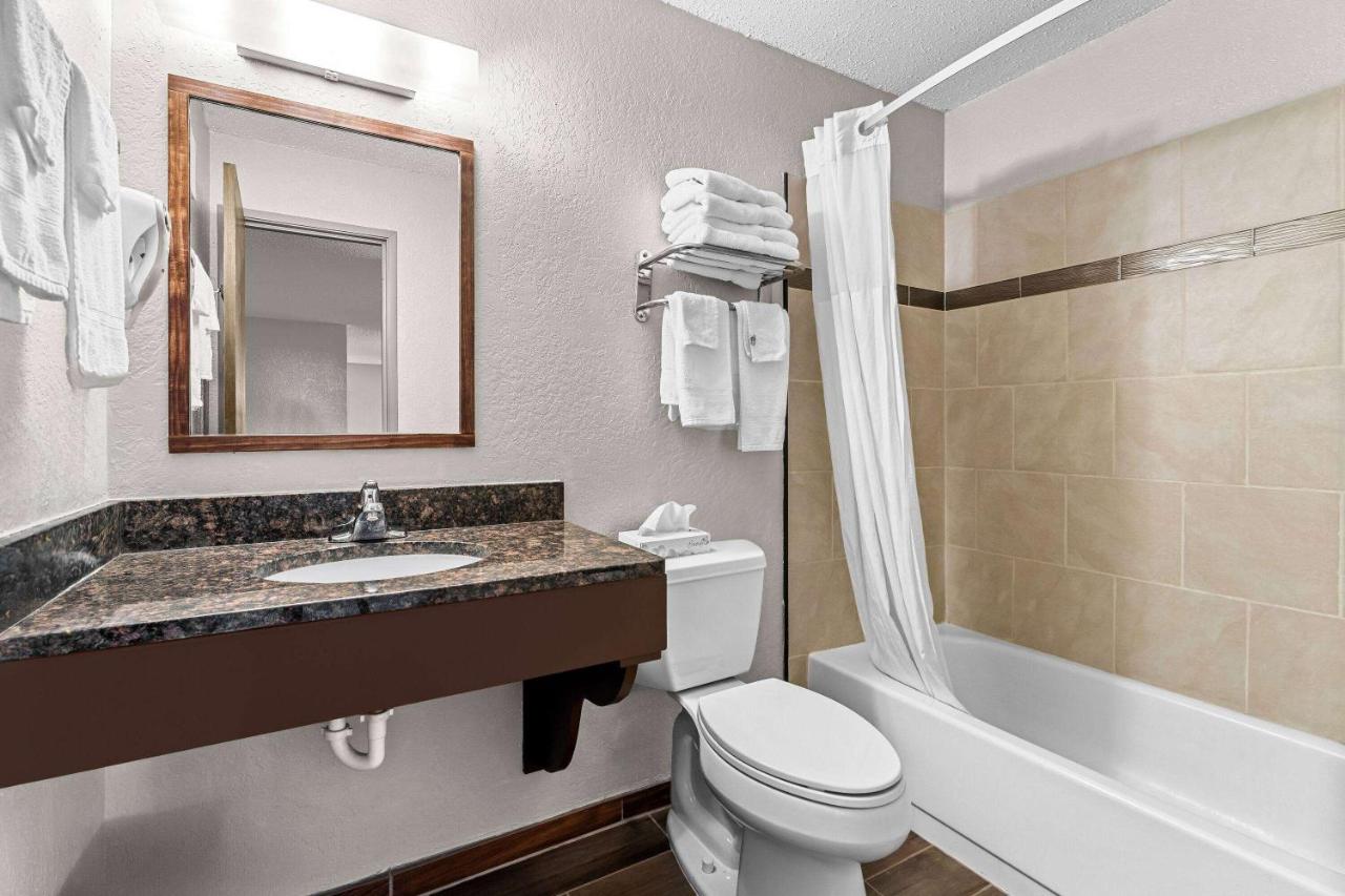 King Studio Suite, Non-Smoking at Days Inn by Wyndham Sioux Falls Empire