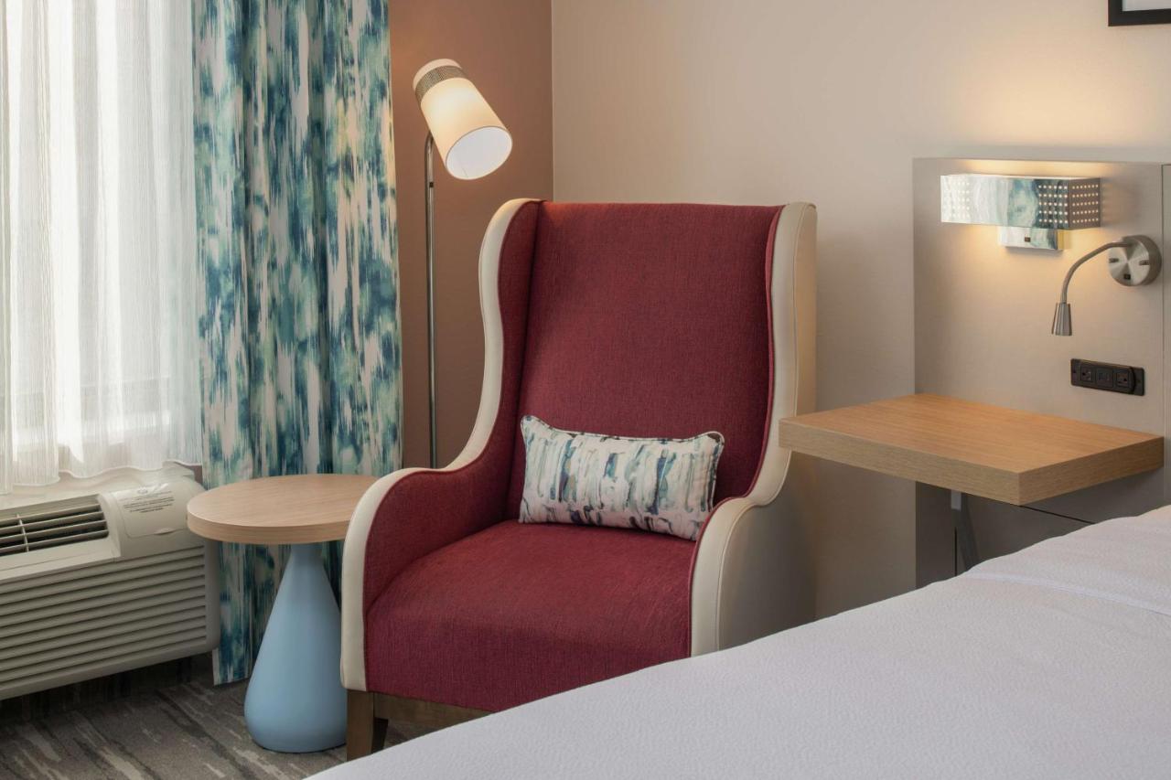 | Holiday Inn Express Hotel & Suites Tacoma Downtown, an IHG Hotel