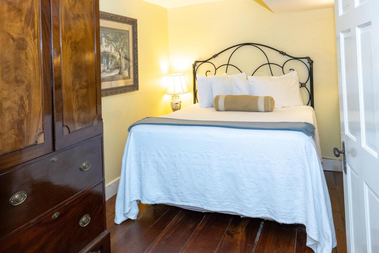 | Eliza Thompson House, Historic Inns of Savannah Collection