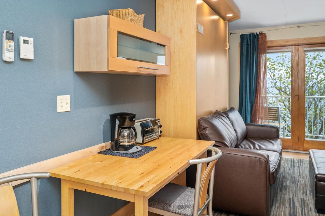 | East Bay Suites