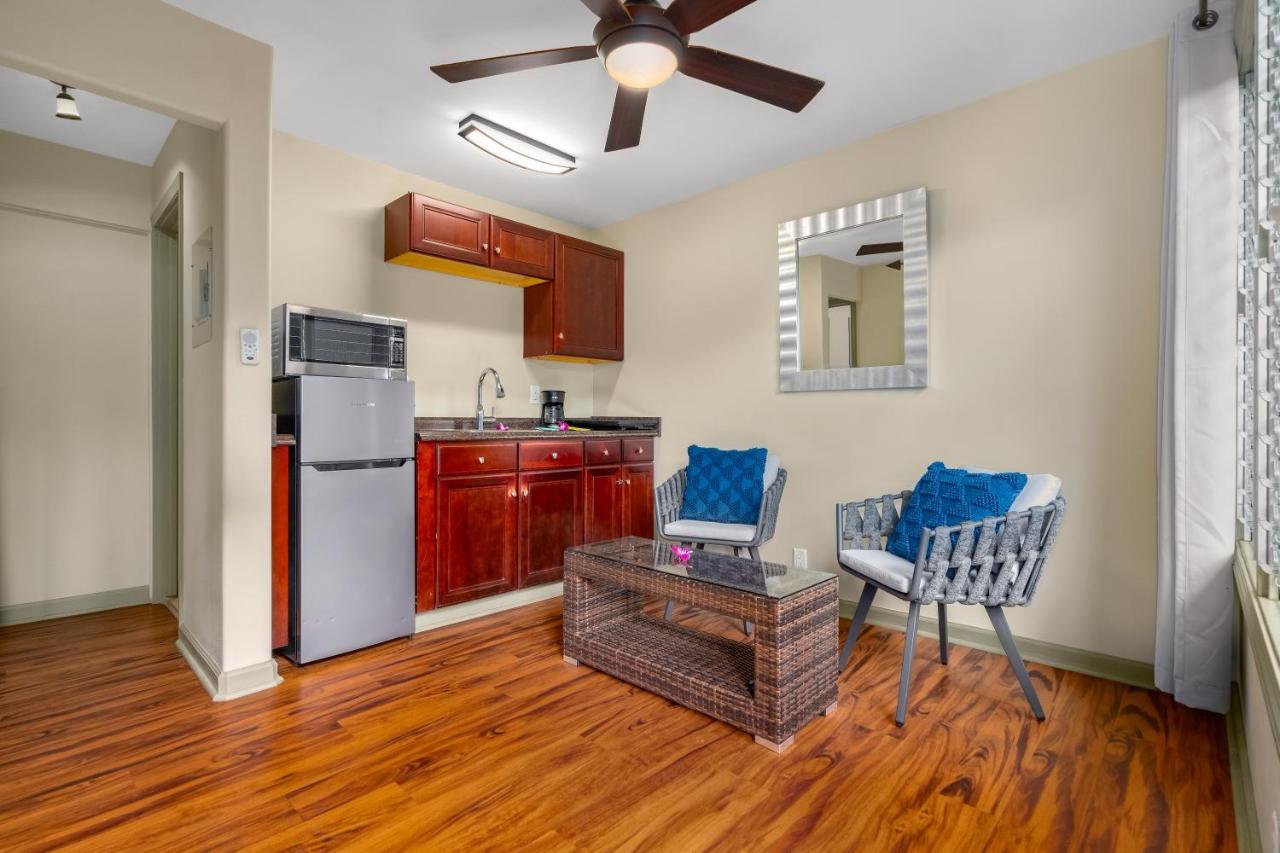 One-Bedroom Suite at Paradise Bay Resort