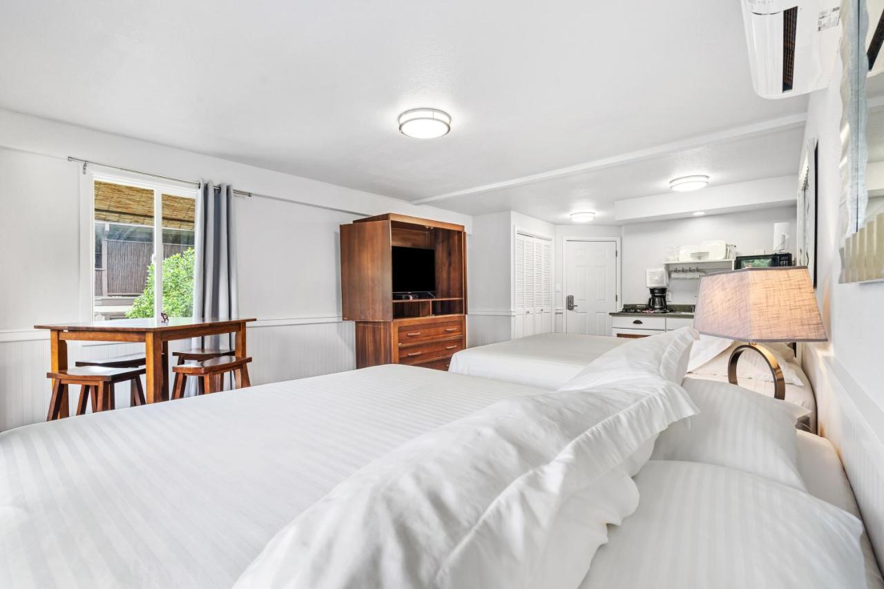 Studio with Two King Beds at Paradise Bay Resort