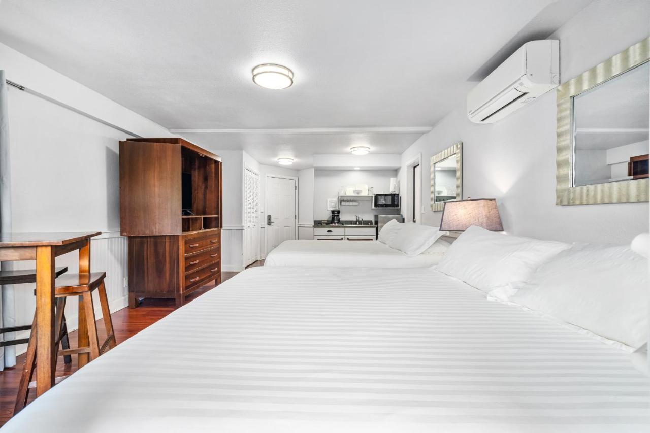 Studio with Two King Beds at Paradise Bay Resort