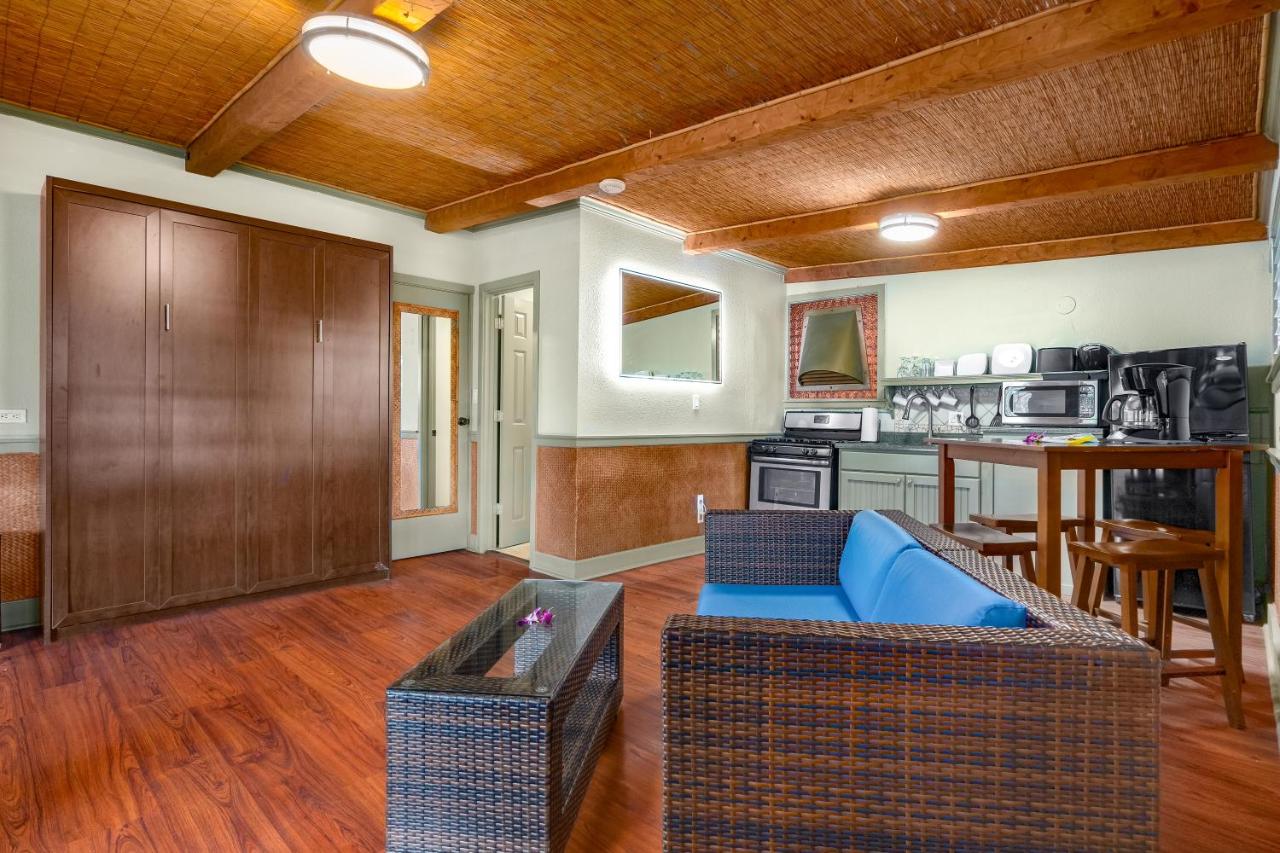One-Bedroom Suite with Mountain View at Paradise Bay Resort