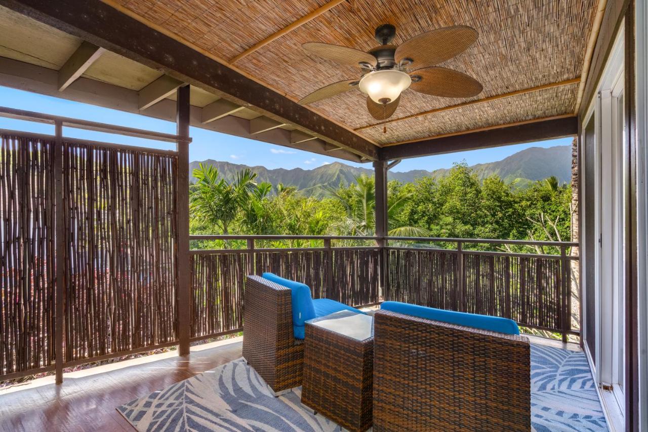 One-Bedroom Suite with Mountain View at Paradise Bay Resort